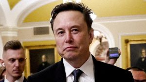 How Elon Musk Made Investors Clamor for SpaceX Stock While Overlooking the Risks