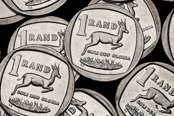 South African Currency Strengthens, Defying Weak Economic Data