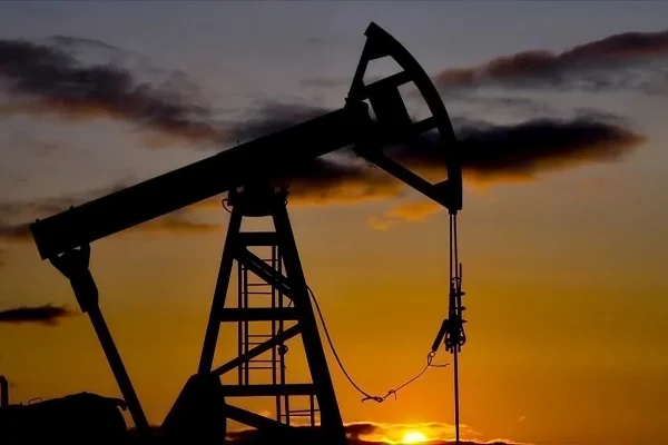 Oil Prices Climb as Iran Rules Out Interim Deal Extension, Threatens to Escalate Conflict