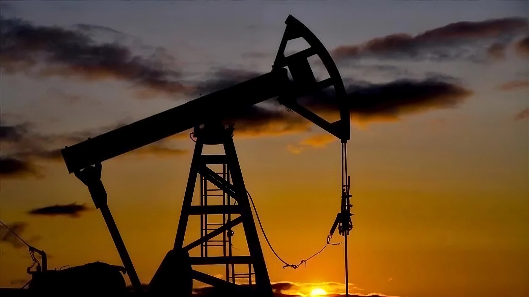 Oil Prices Climb as Iran Rules Out Interim Deal Extension, Threatens to Escalate Conflict